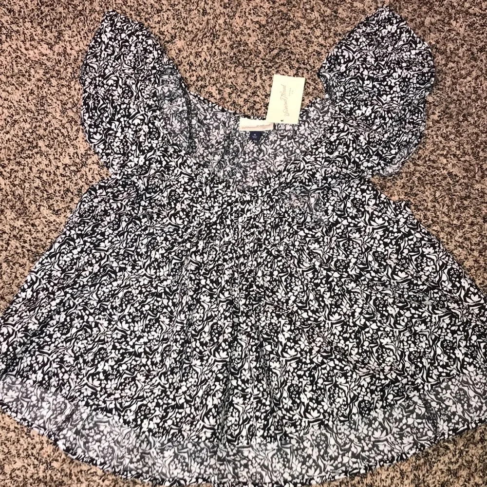 Universal Thread Fall Ruffle Sleeve Flounce Blouse Black/White Floral Top | NWT! - Picture 3 of 5